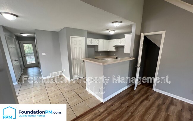 Building Photo - 1530 Estacada Way