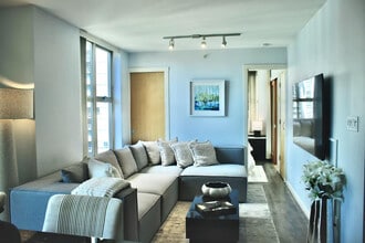 Building Photo - 1070 Richards St