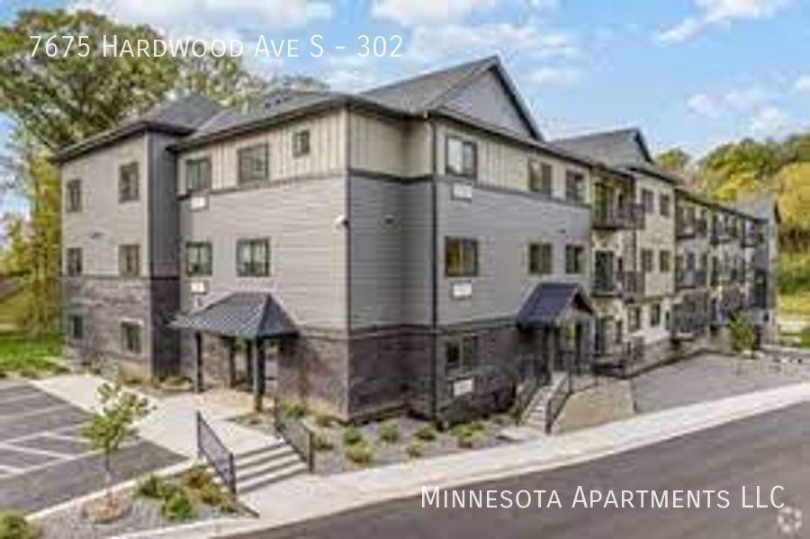 Primary Photo - Comfort & Convenience in Cottage Grove!