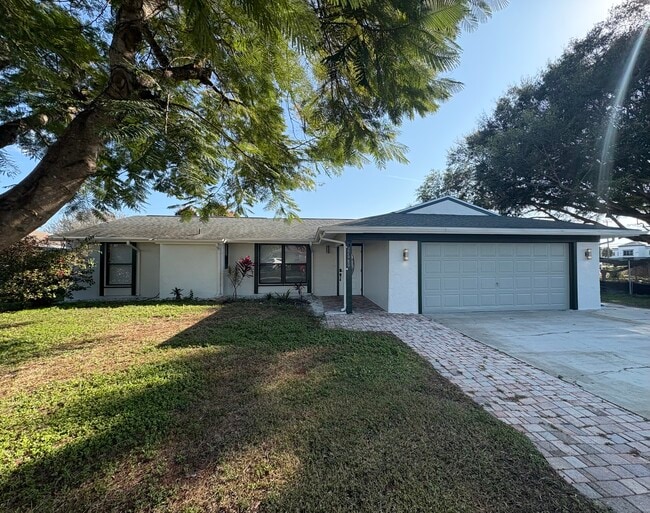 Building Photo - 27989 Lance Dr