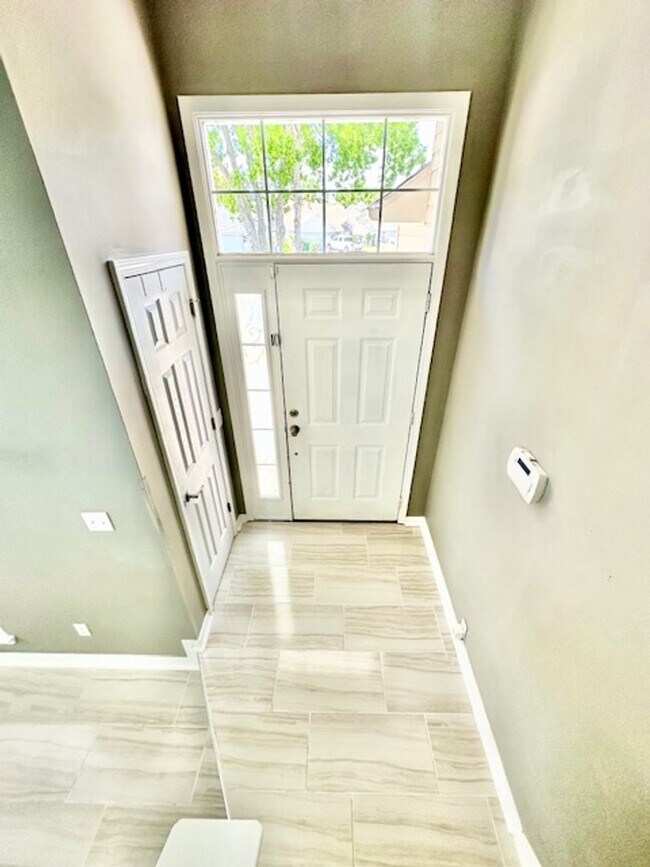 Foto del edificio - Gorgeous 3 Bedroom Home For Rent!