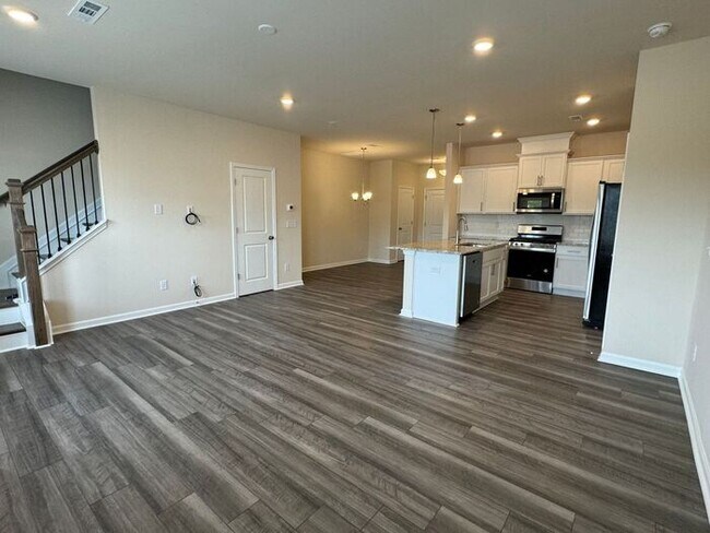 Foto del edificio - TH, Brand New Construction! Spacious Open Floor Plan, Upgrades throughout, Garage!