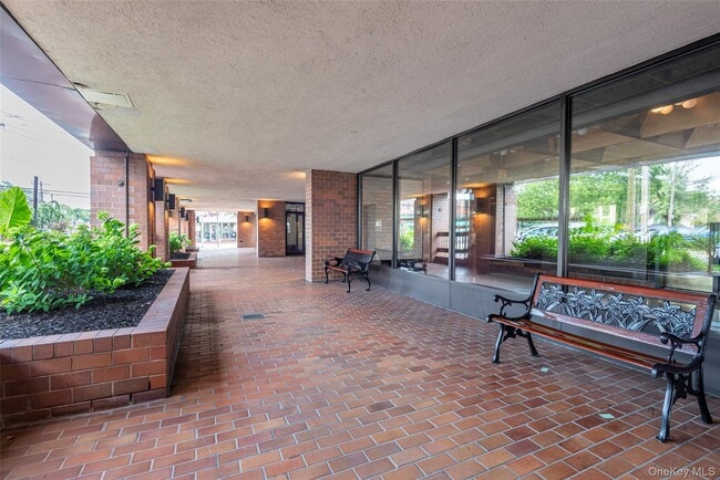 Building Photo - 12 Bond St