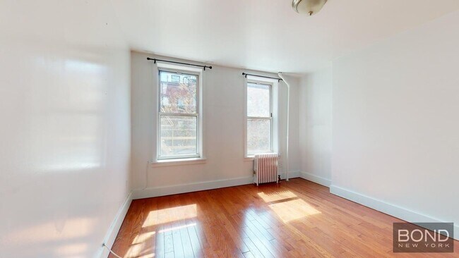 Foto del edificio - 125 E 7th St