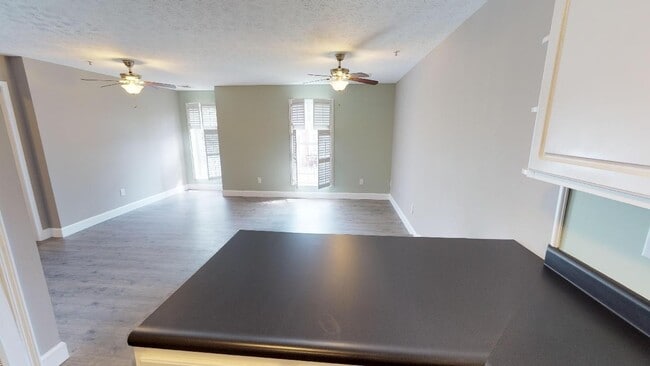 Foto del edificio - $995 PER BEDROOM! 3BR/2BA Condo Near UTK, ...