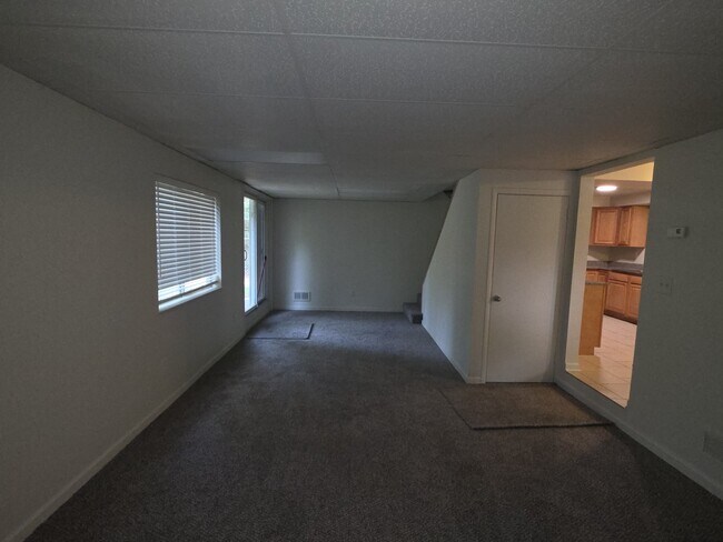 Foto del edificio - 2428 Archdale Blvd