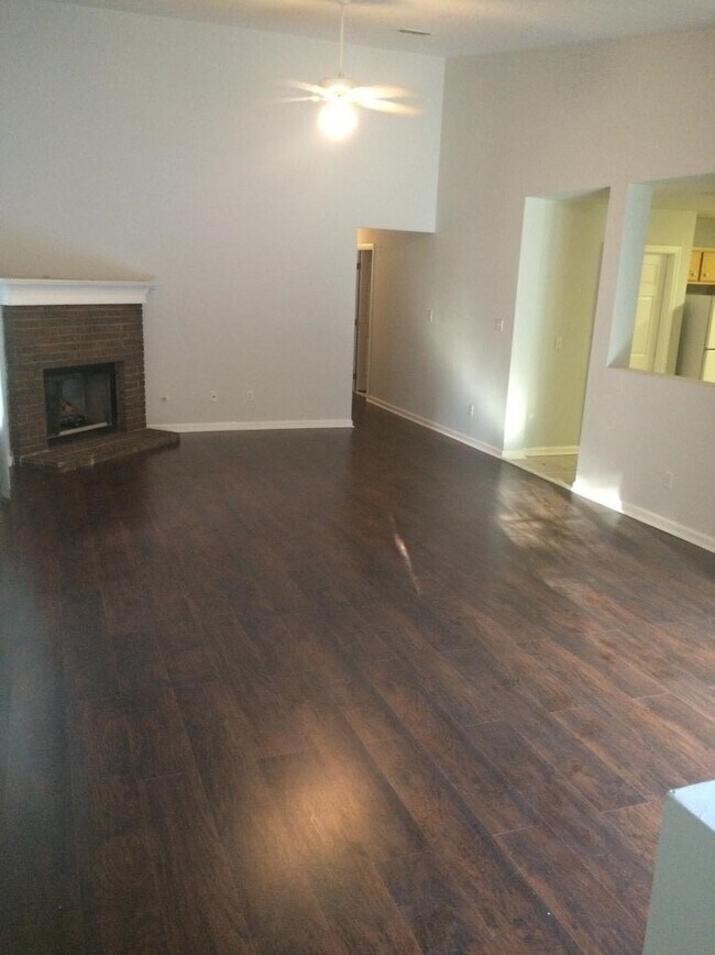 7327 Hollis St, Tallahassee, FL 32312 Townhome Rentals in Tallahassee