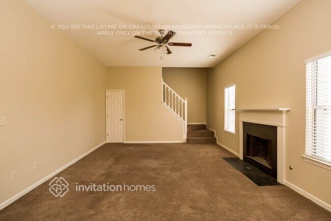 Building Photo - 572 Lakewater View Dr