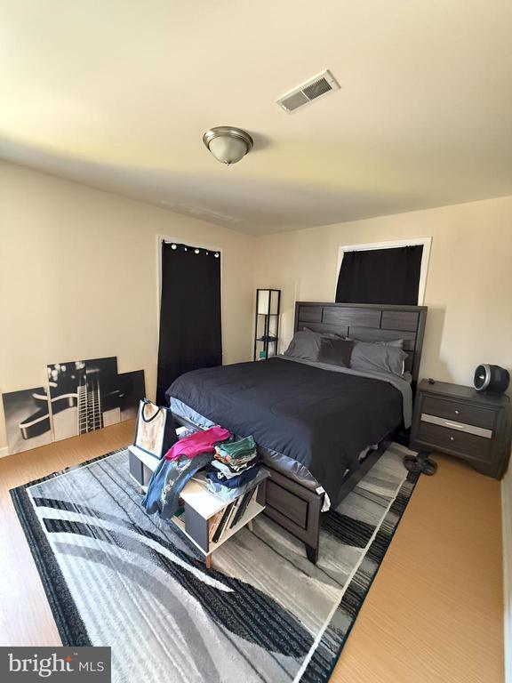 Building Photo - 2400 W Thompson St