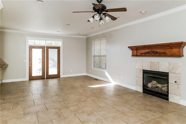 Building Photo - 4640 Olde Village Cir
