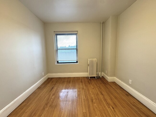 Building Photo - 8 Langmaid Ave