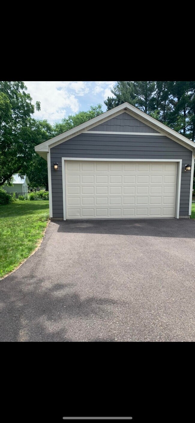 Building Photo - 804 Starr Ave