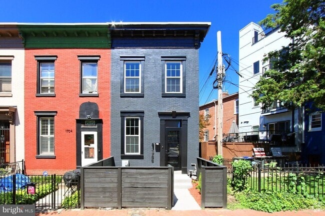 Building Photo - 1706 5th St NW