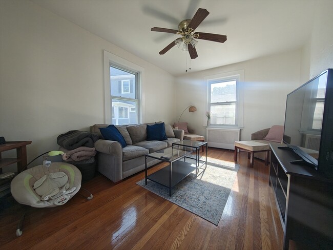 Building Photo - 67 Bancroft Park