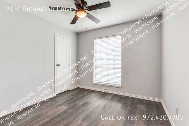 Foto del edificio - 2130 Richwood Dr