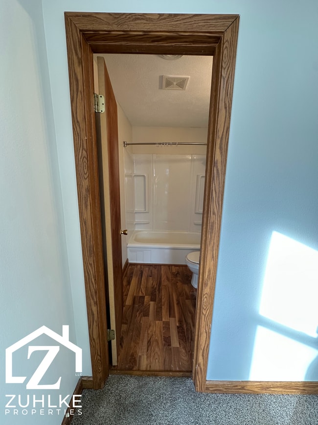 Building Photo - 903 N 2nd St