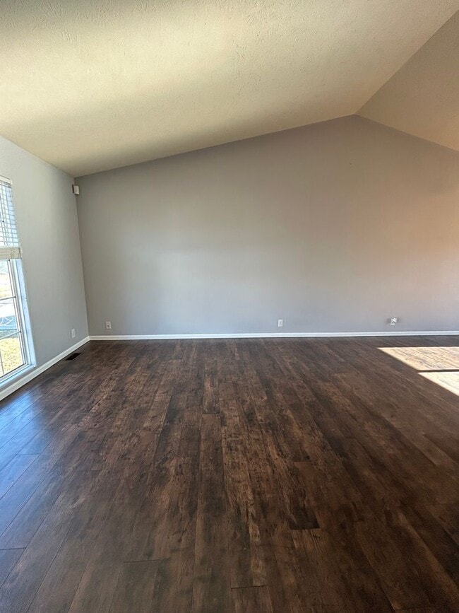 Photo - Spacious 3 Bed, 2 Bath Home in Papillion, Ne