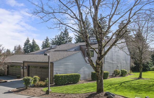 Building Photo - 10201 NE 19th Pl