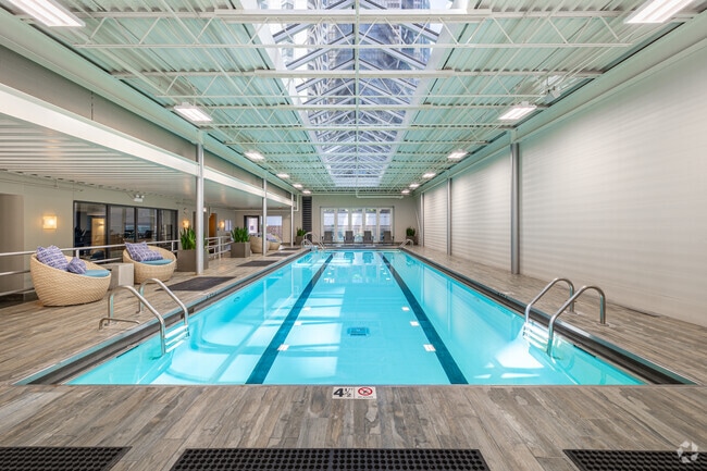 Piscina - ReNew Waterside