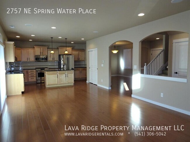 Foto del edificio - 2757 NE Spring Water Pl