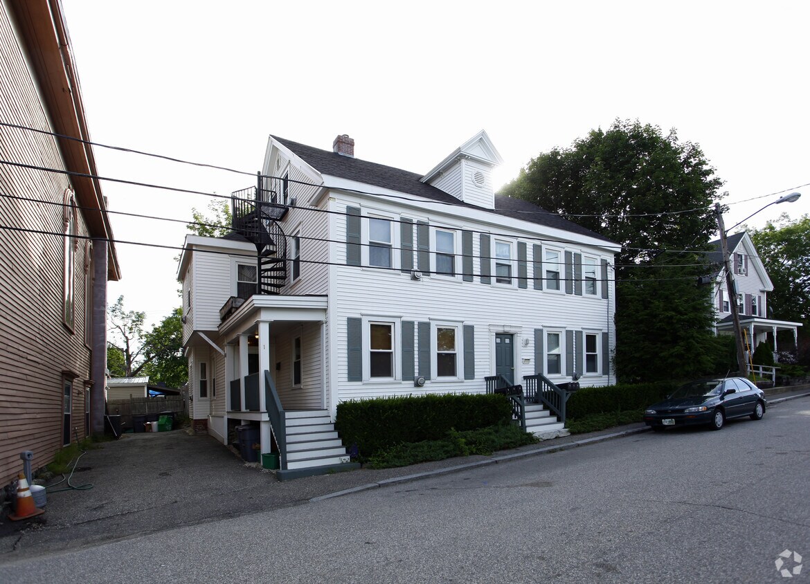 Building Photo - 31 Pearl St