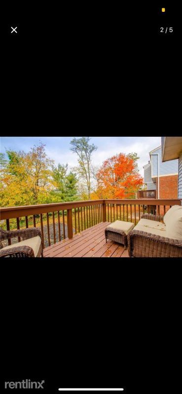 Building Photo - 2 br, 1.5 bath Townhome - 331 Redrome Cir W