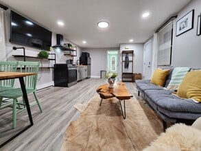 Building Photo - 46 Flint St