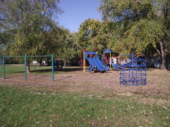 Building Photo - 2109 N Abbey Cir