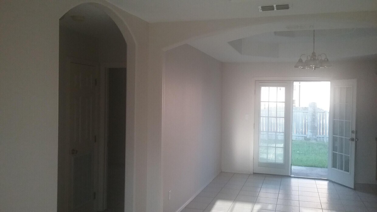 Foto del edificio - 2117 Fountain View Ct