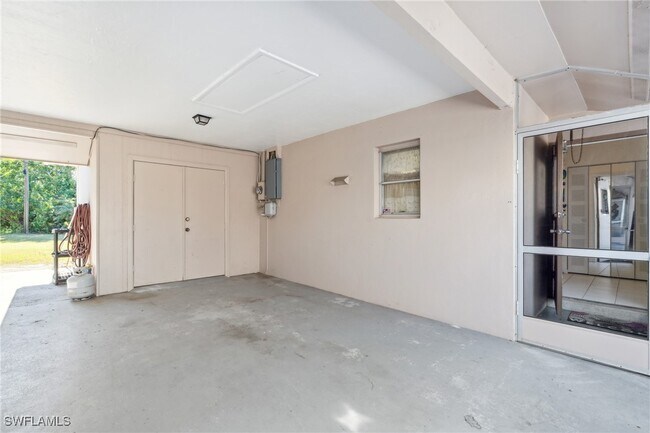 Foto del edificio - 235 Thistle Ct