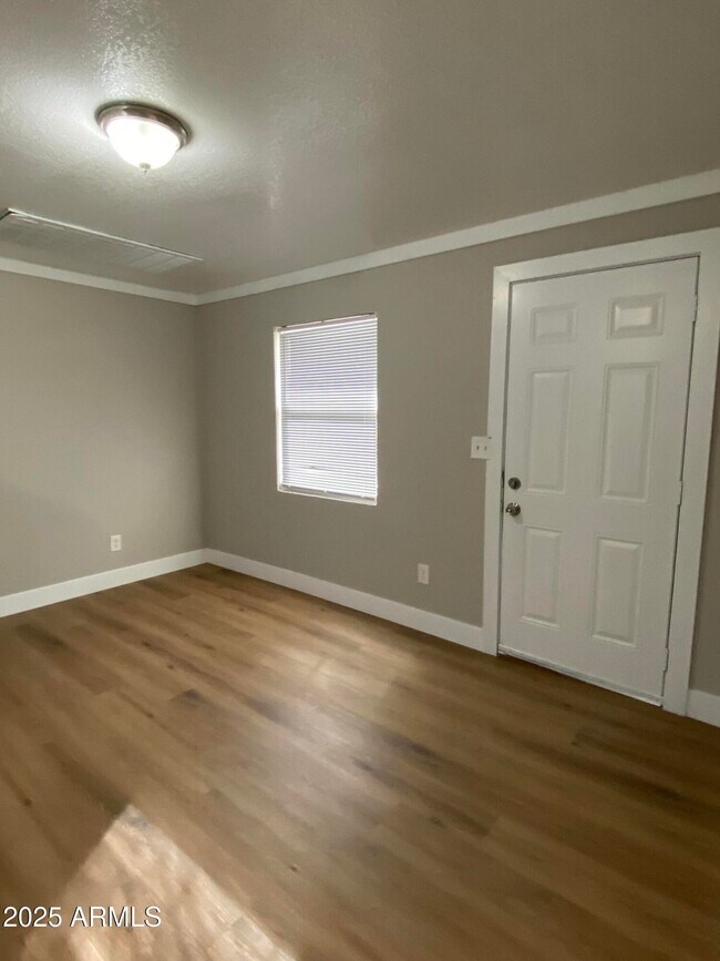 Foto del edificio - 1595 W Mountain View Rd