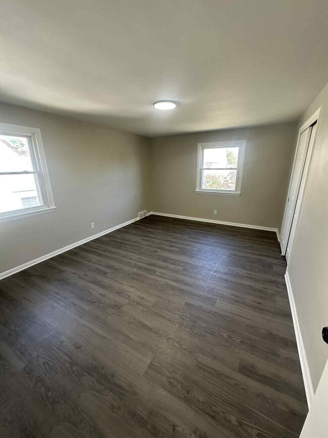 Building Photo - R64-310-312 16th Street NE
