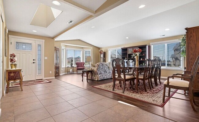Foto del edificio - 4-Bedroom Corner Lot Home!
