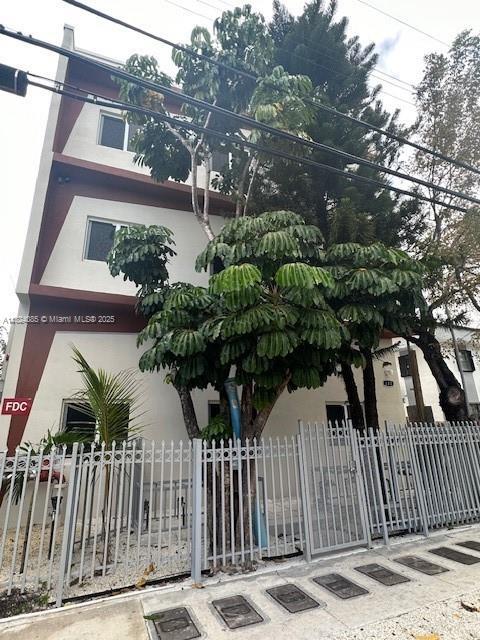 Foto principal - 320 SW 13th Ave