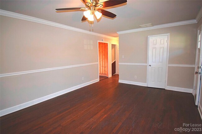 Foto del edificio - 1620 Starbrook Dr