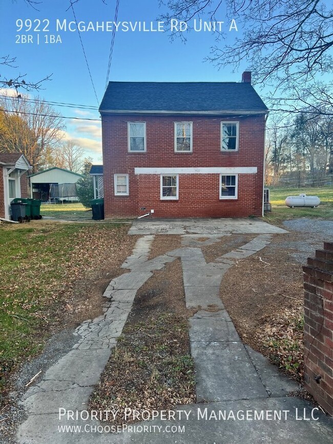 Building Photo - Charming 2-Bedroom Duplex Retreat on Mcgah...