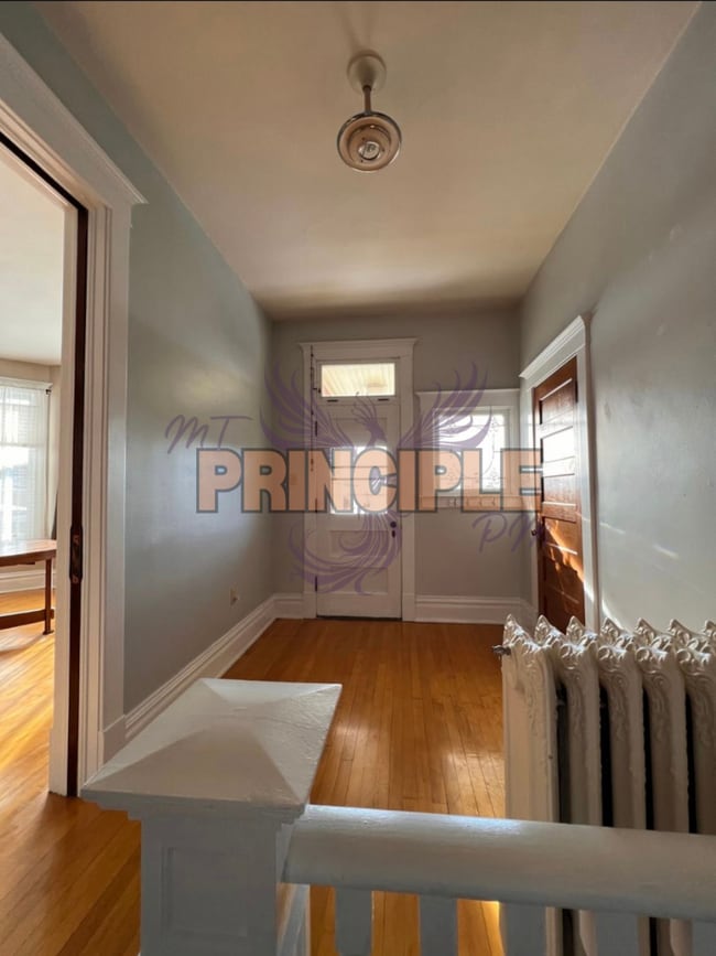 Building Photo - 805-807 W Galena St