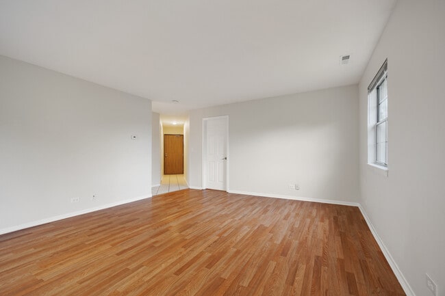 Building Photo - 29 N Park Blvd