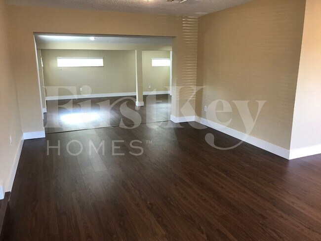 Foto del edificio - 1420 NW 176th Terrace