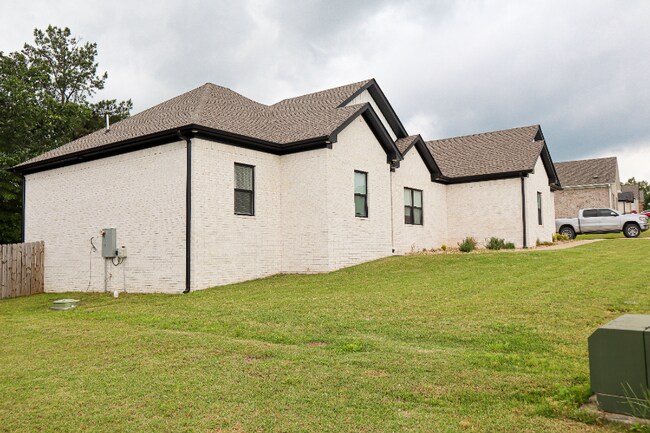 Foto del edificio - 1596 Alamosa Dr