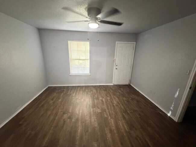 Foto del edificio - 3604-3606 Laughton St