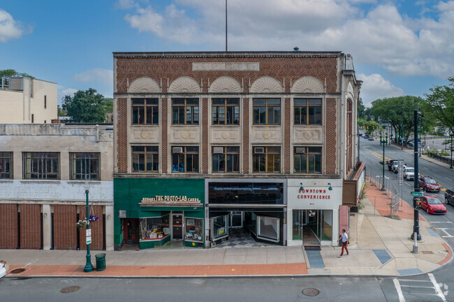 Building Photo - The Wedgeway