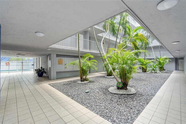 Foto del edificio - 8201 NW 8th St