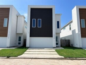 Building Photo - 2223 Padron Pl