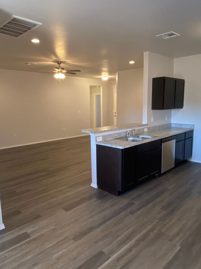 Building Photo - *Move In Promo* Three Bedroom | Two Bathro...