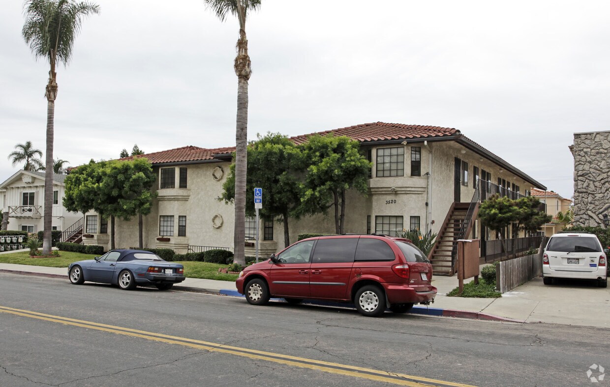 Building Photo - 1st Avenue Apartments