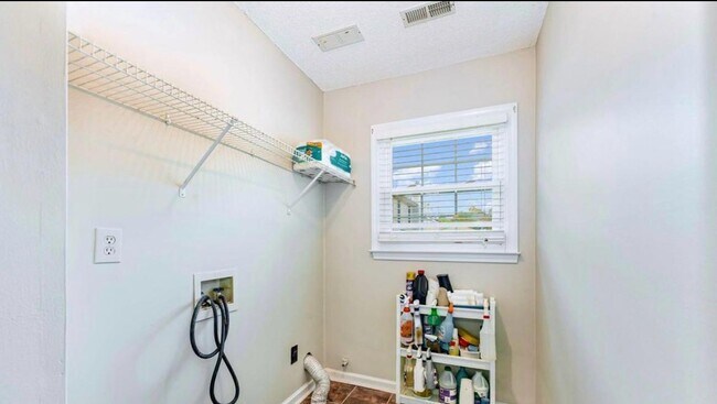 Building Photo - 4306 Wynborough Ln