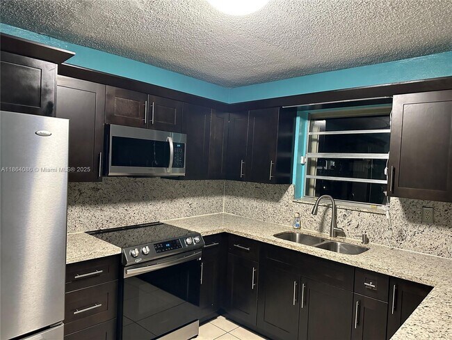 Foto del edificio - 10351 SW 7th St