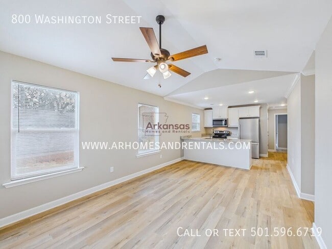 Building Photo - 800 Washington St