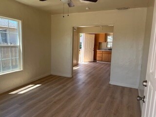 Foto del edificio - 354 S Yosemite Ave